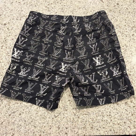 Louis Vuitton LV Cartoon Board Trunks - Picture 4 of 7